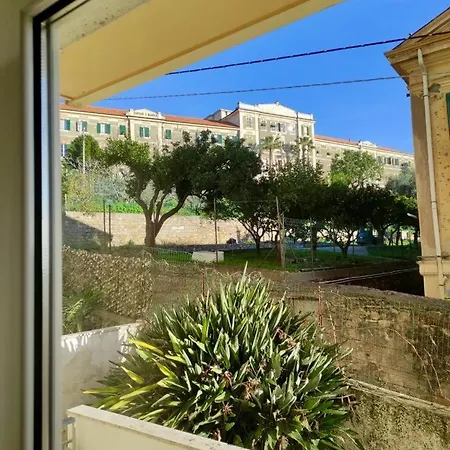 Indaco דירה *
